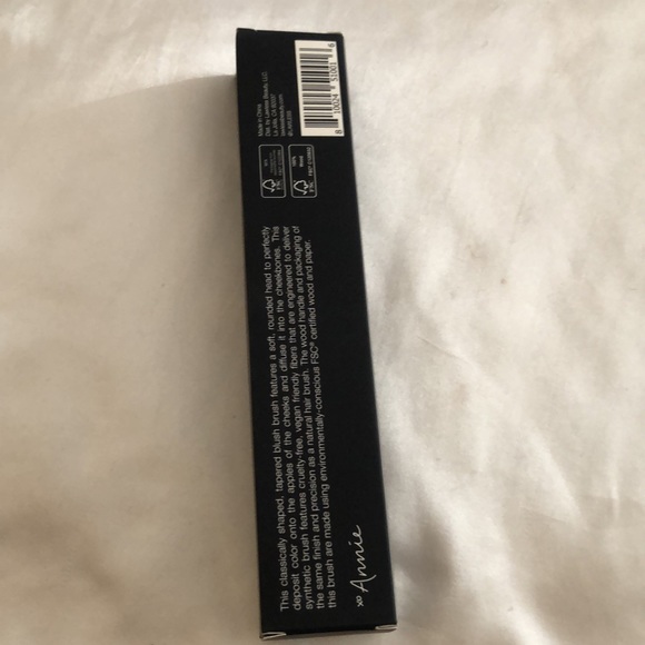 Lawless Make Me Blush Blush Brush Vegan & Cruelty Free Full Size NIB - Picture 3 of 12